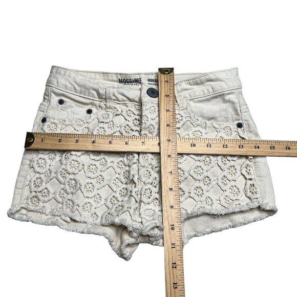 Mossimo high rise beige shorts size 3 - Picture 7 of 7